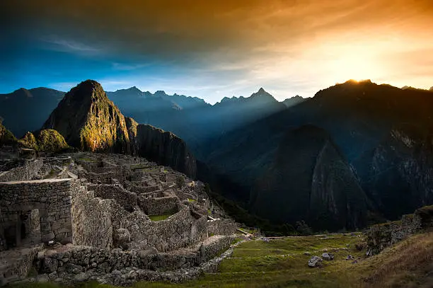 Machu Picchu ao nascer do sol