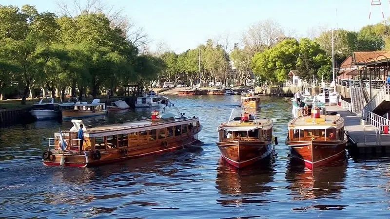 Passeio de barco pelo Delta do Tigre